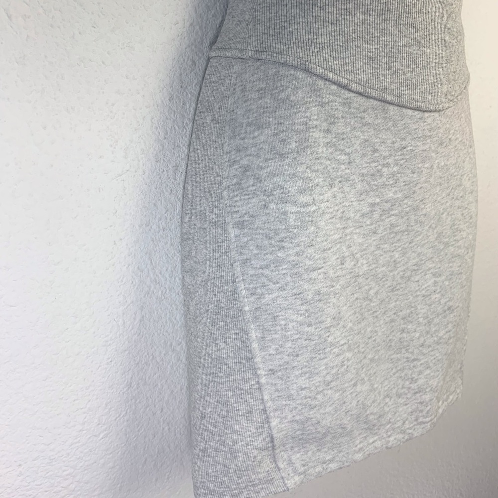 Lululemon Heather Gray Scuba High Rise Mini Skirt - Picture 4 of 10